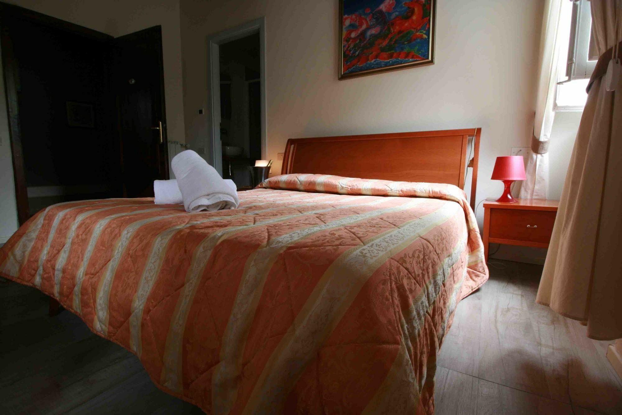Locanda Del Pesce Briaco, B&B Lucca Luaran gambar